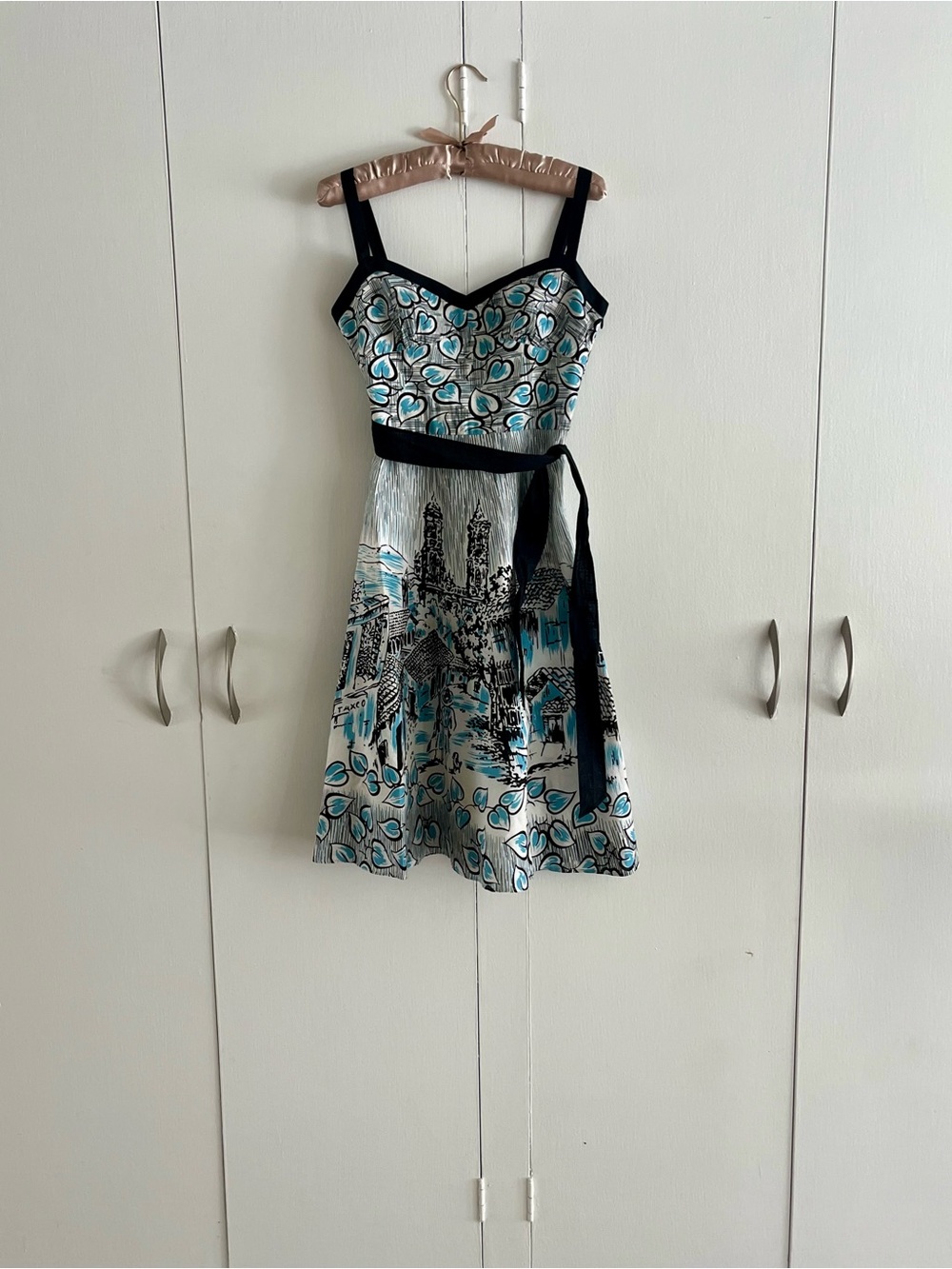Vintage
BCBGMAXAZRIA Destination Dress